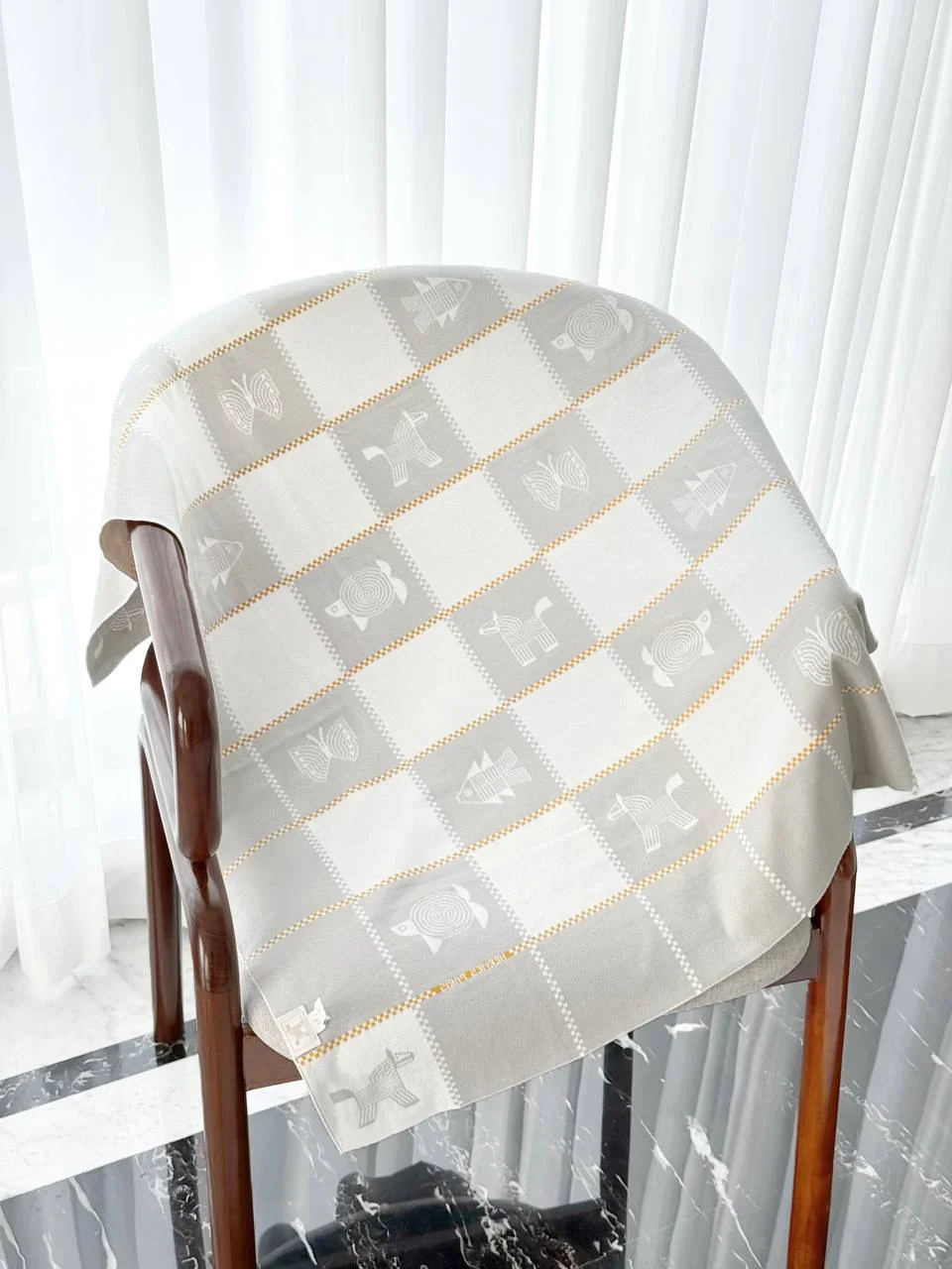 Hermes Hermes Animaux Nattes Blanket Beige 70 x 100 cm