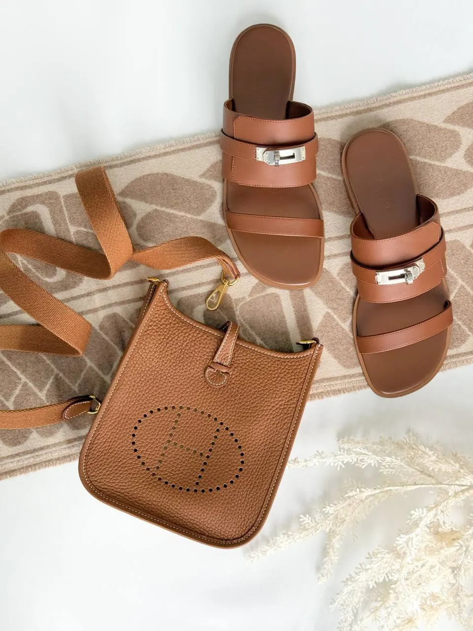 Hermes Evelyne 16 / Mini Evelyne Clemence Gold - Gold GHW - photo 4