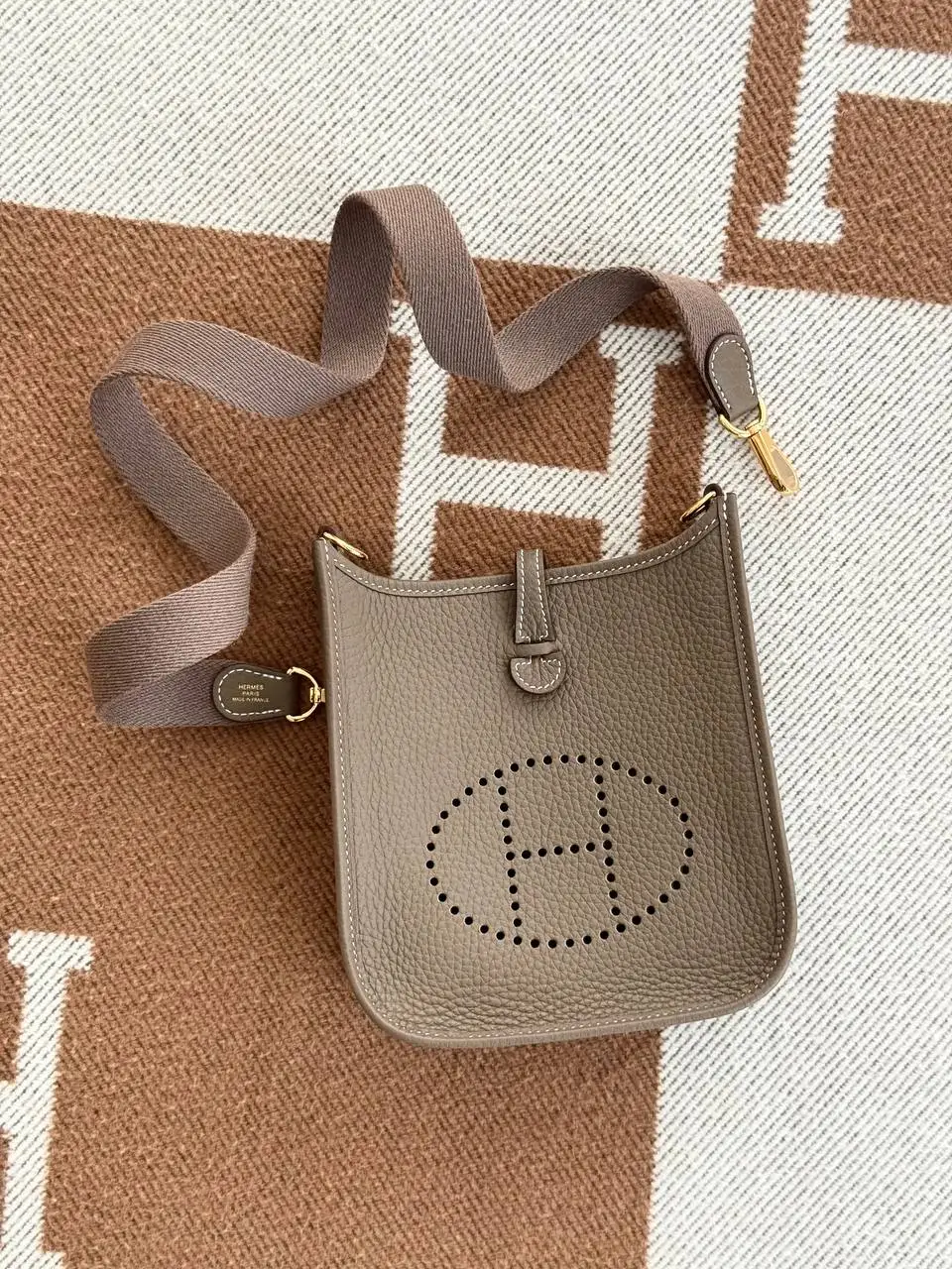 Hermes Hermes Mini Evelyne Etoupe GHW