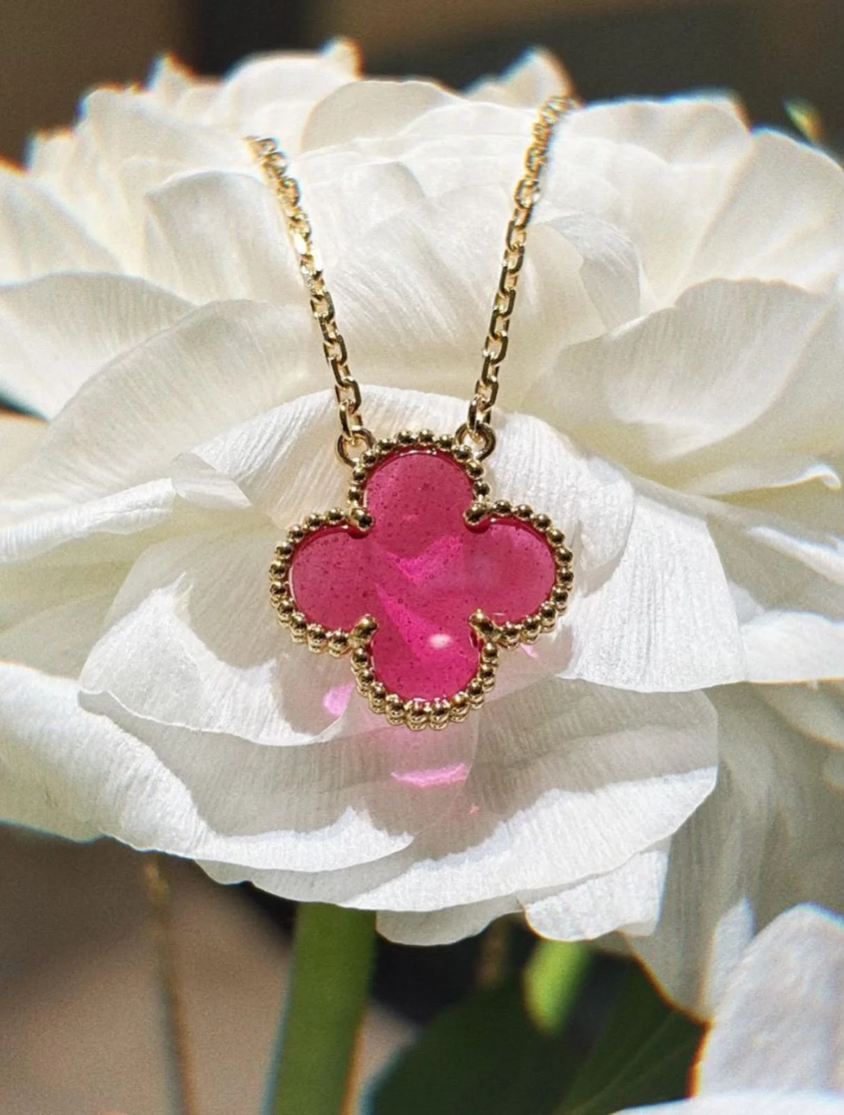 VCA Vintage Alhambra Pendant 18K Yellow Gold Pink Enamel - photo 7
