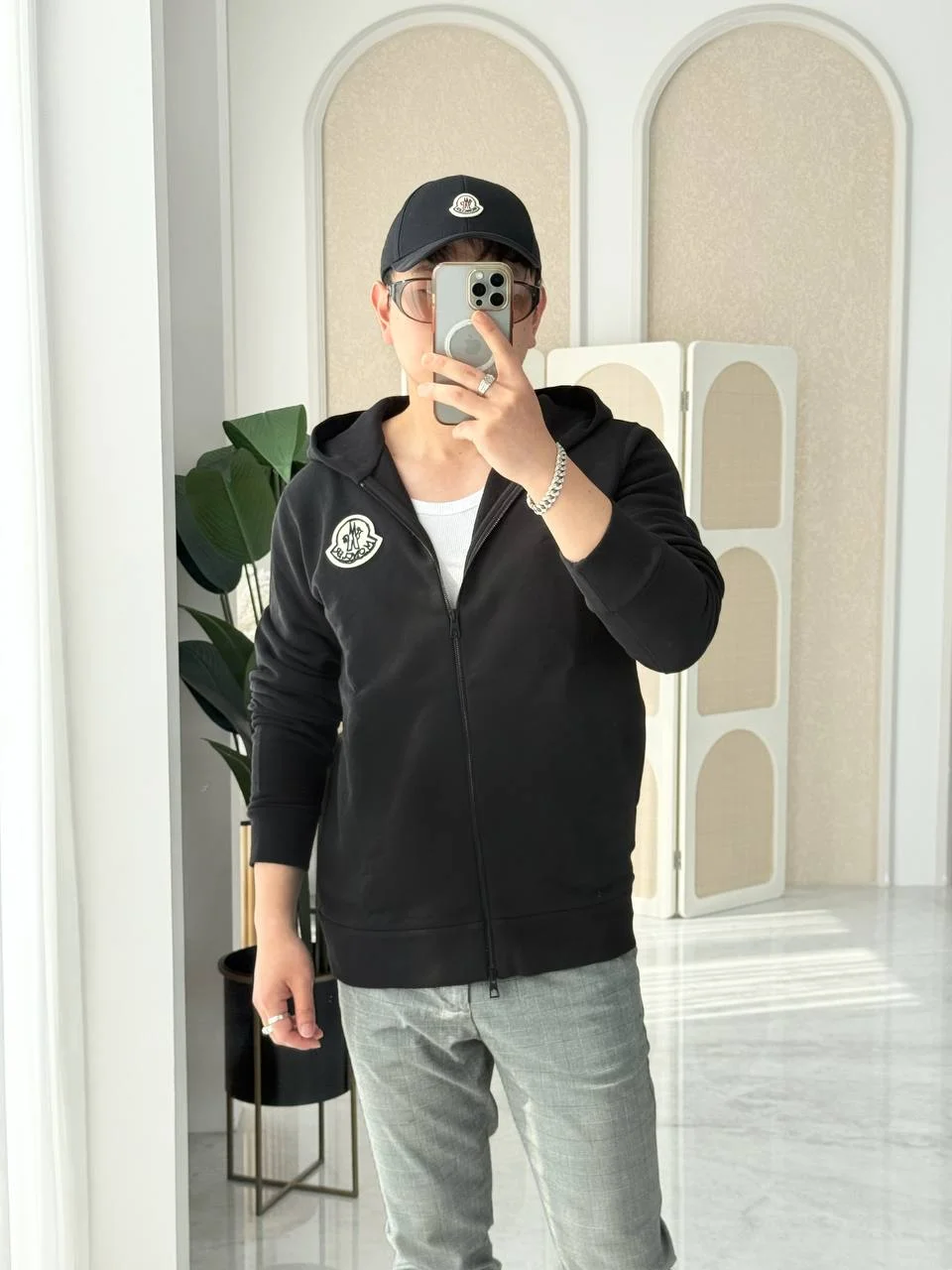 Moncler Logo - Patch Zip - Up Hoodie Black - photo 4