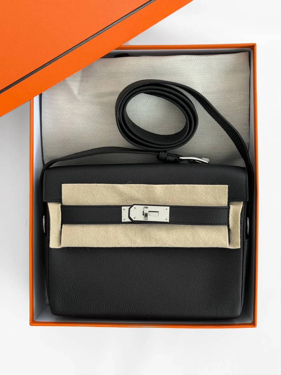 Hermes Hermes Kelly Messenger Togo Black PHW