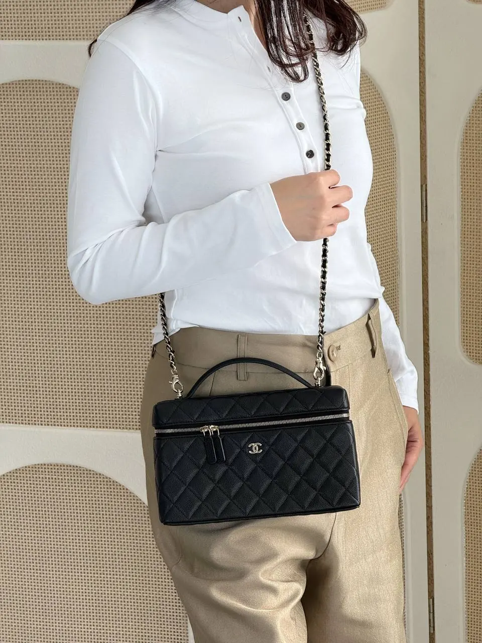 CHANEL Chanel Vanity Classic Medium 23cm Caviar Black GHW
