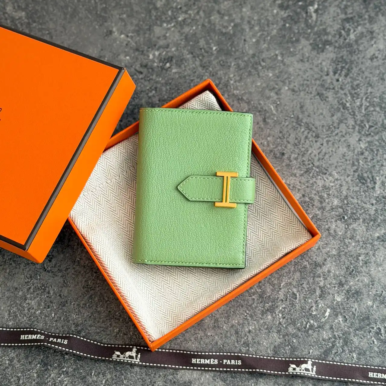 Hermes Preloved Hermes Bearn Mini Wallet Vert Criquet GHW
