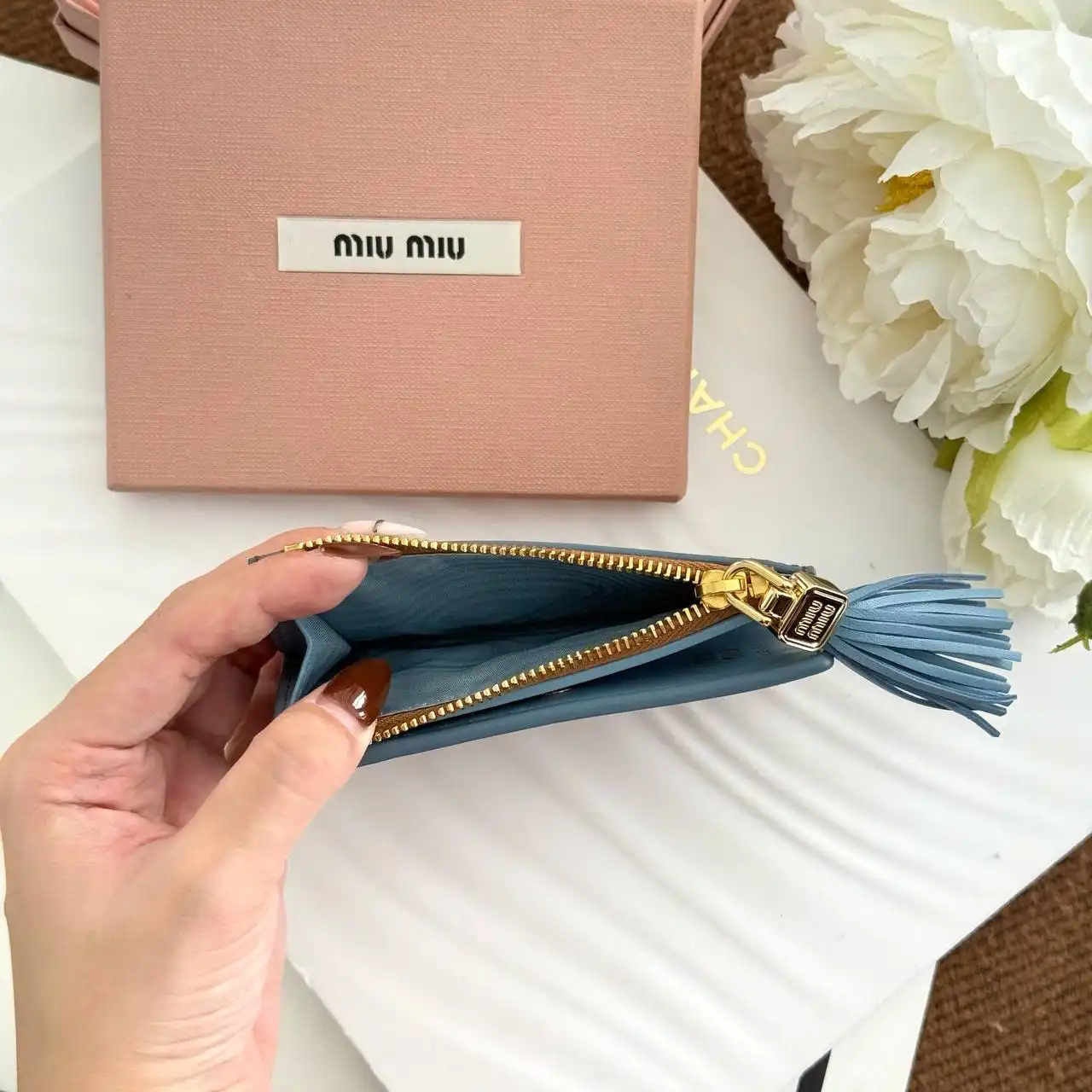 Miu Miu Bifold Wallet Compact Nappa Leather Tassel Logo Cognac - photo 5
