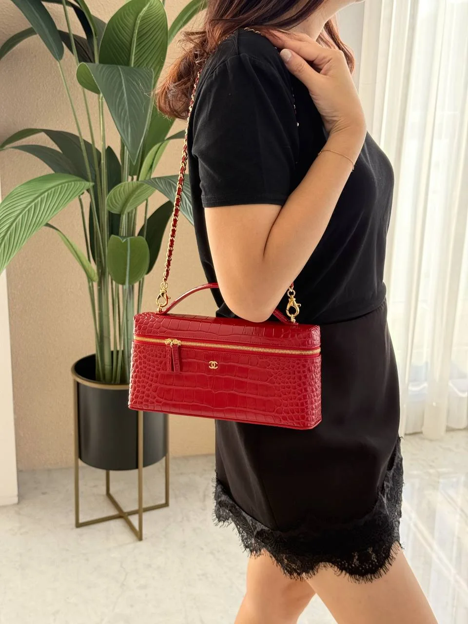 Chanel long vanity top handle Croco Embossed Red GHW - photo 3