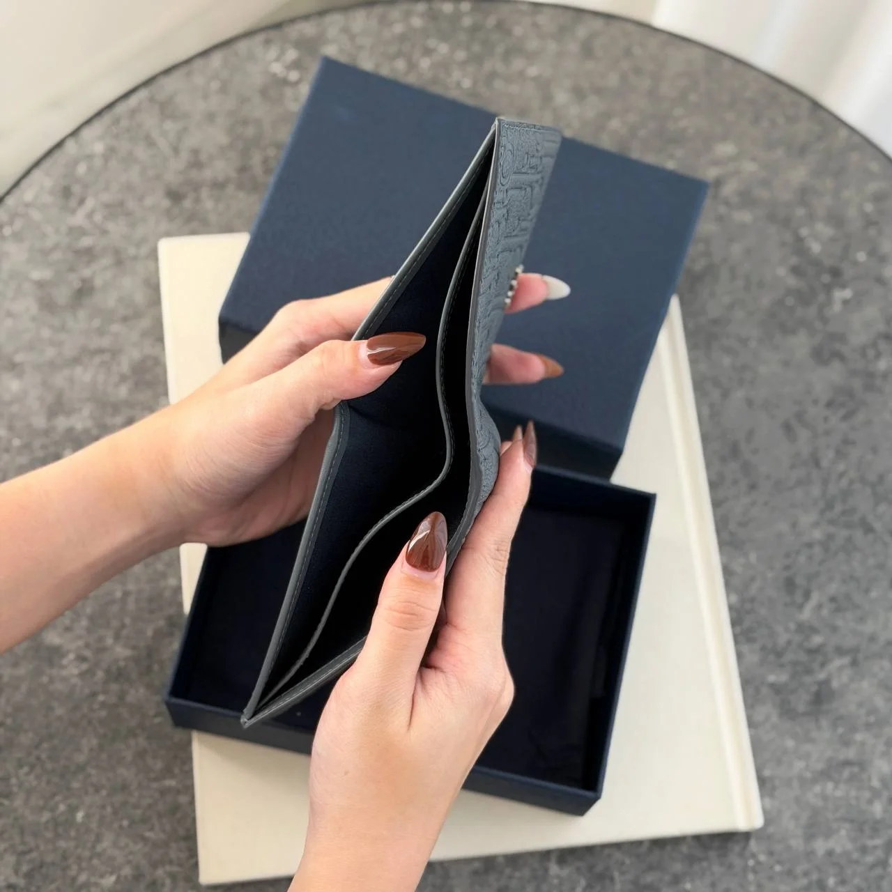 DIOR Bifold Wallet Men Leather Deep Gray - photo 3
