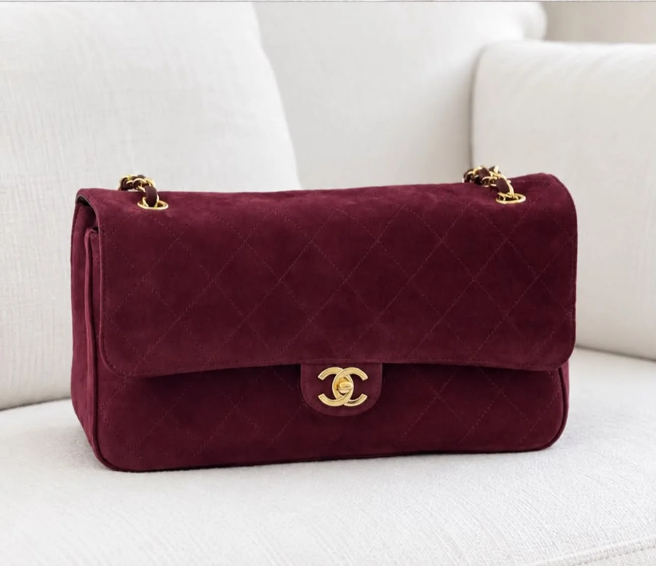 Chanel Maxi Flap XL Velvet Burgundy GHW 32cm - photo 4