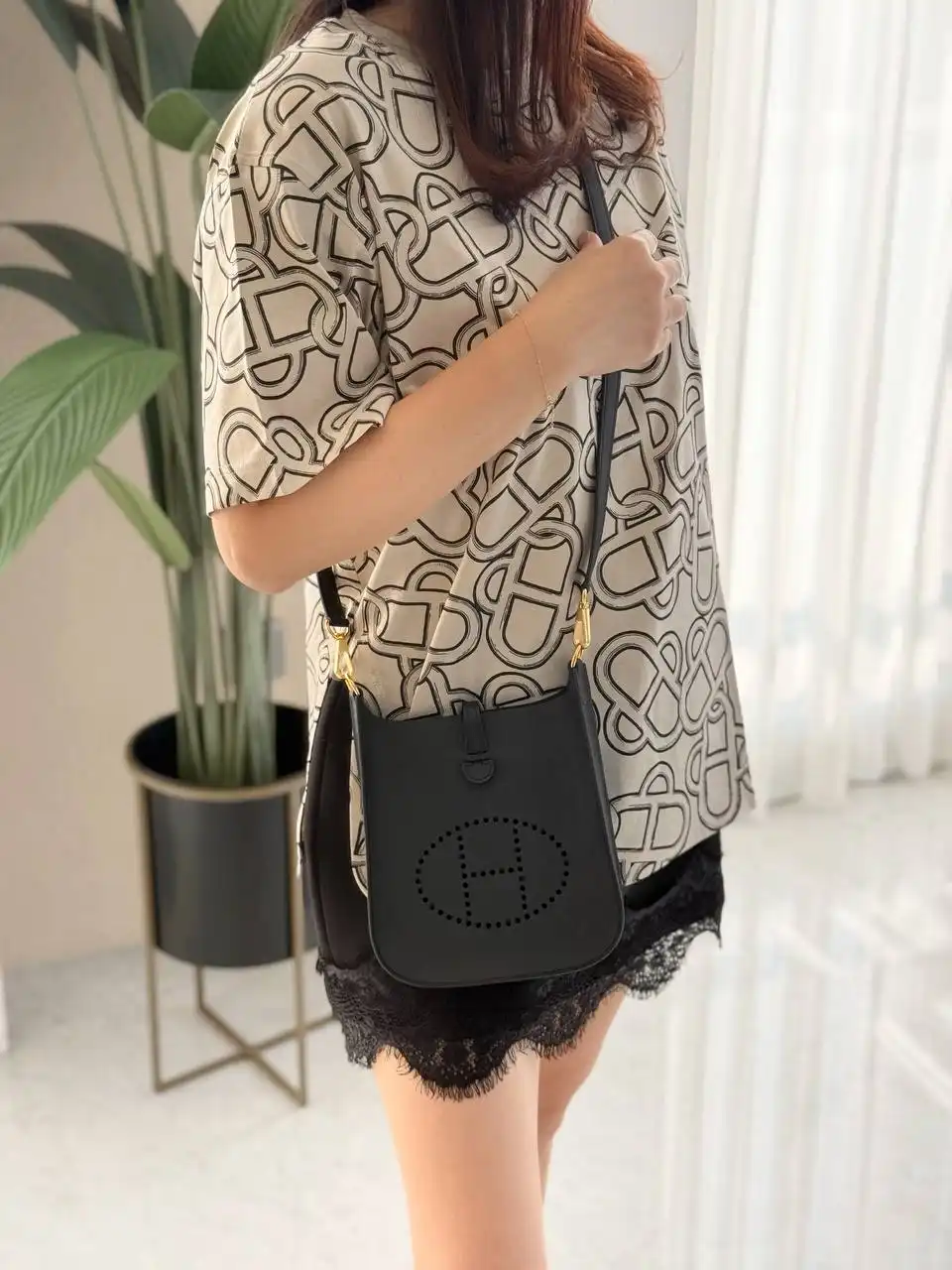 Hermes Hermes Mini Evelyne Epsom Black / Noir GHW