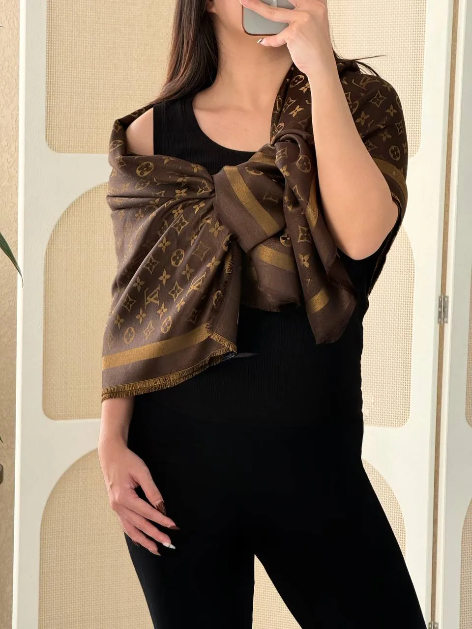 LV Monogram Shine Shawl / Scarf Marron - photo 3