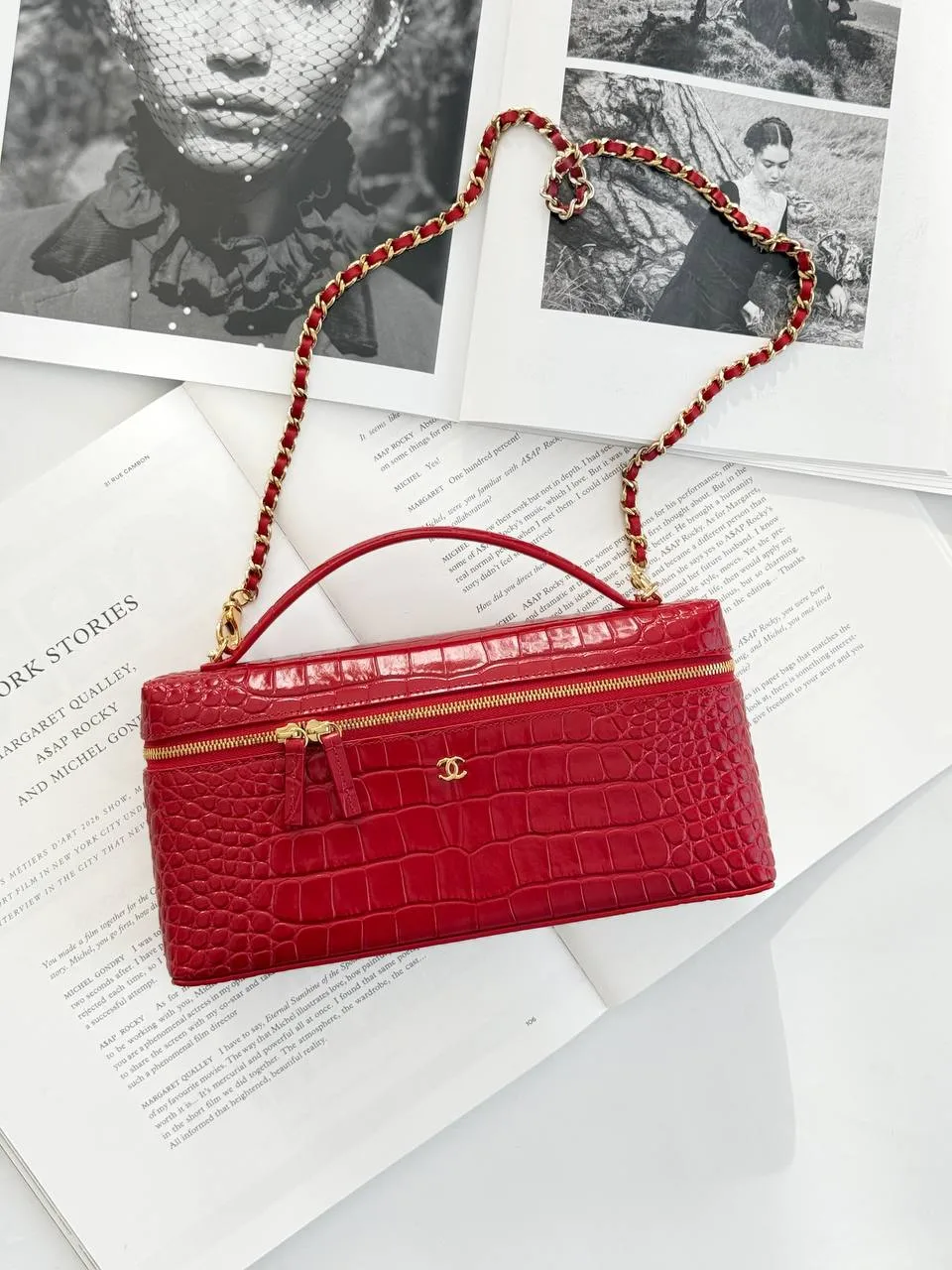 Chanel long vanity top handle Croco Embossed Red GHW - photo 4