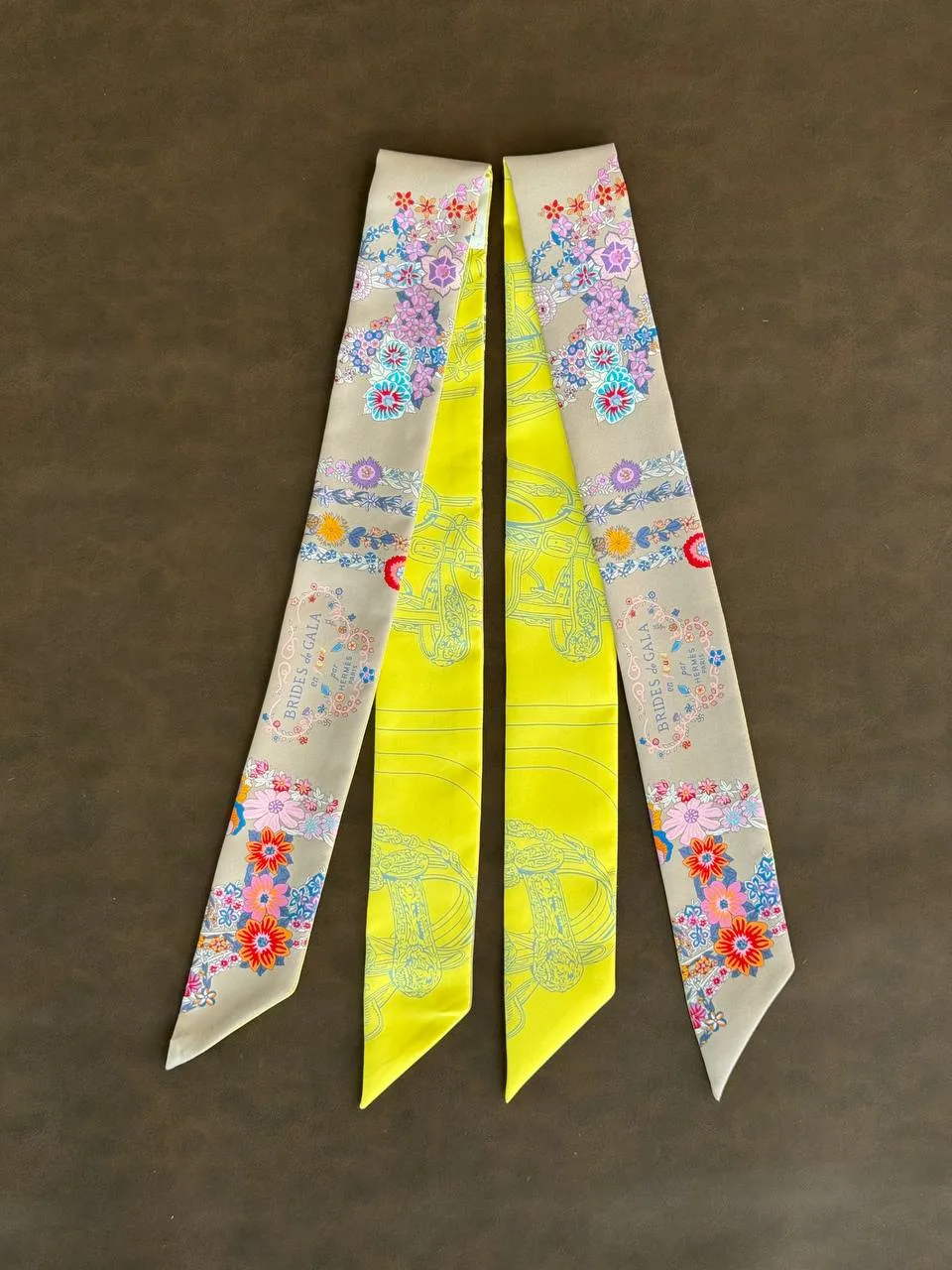 Hermes Hermes Twilly Brides de Gala en Fleurs Twilly Mastic / Multicolore / Jaune Vif