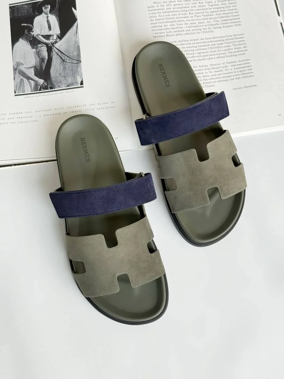 Hermes Hermes Chypre Sandal Suede Vert Veronese / Bleu Marine