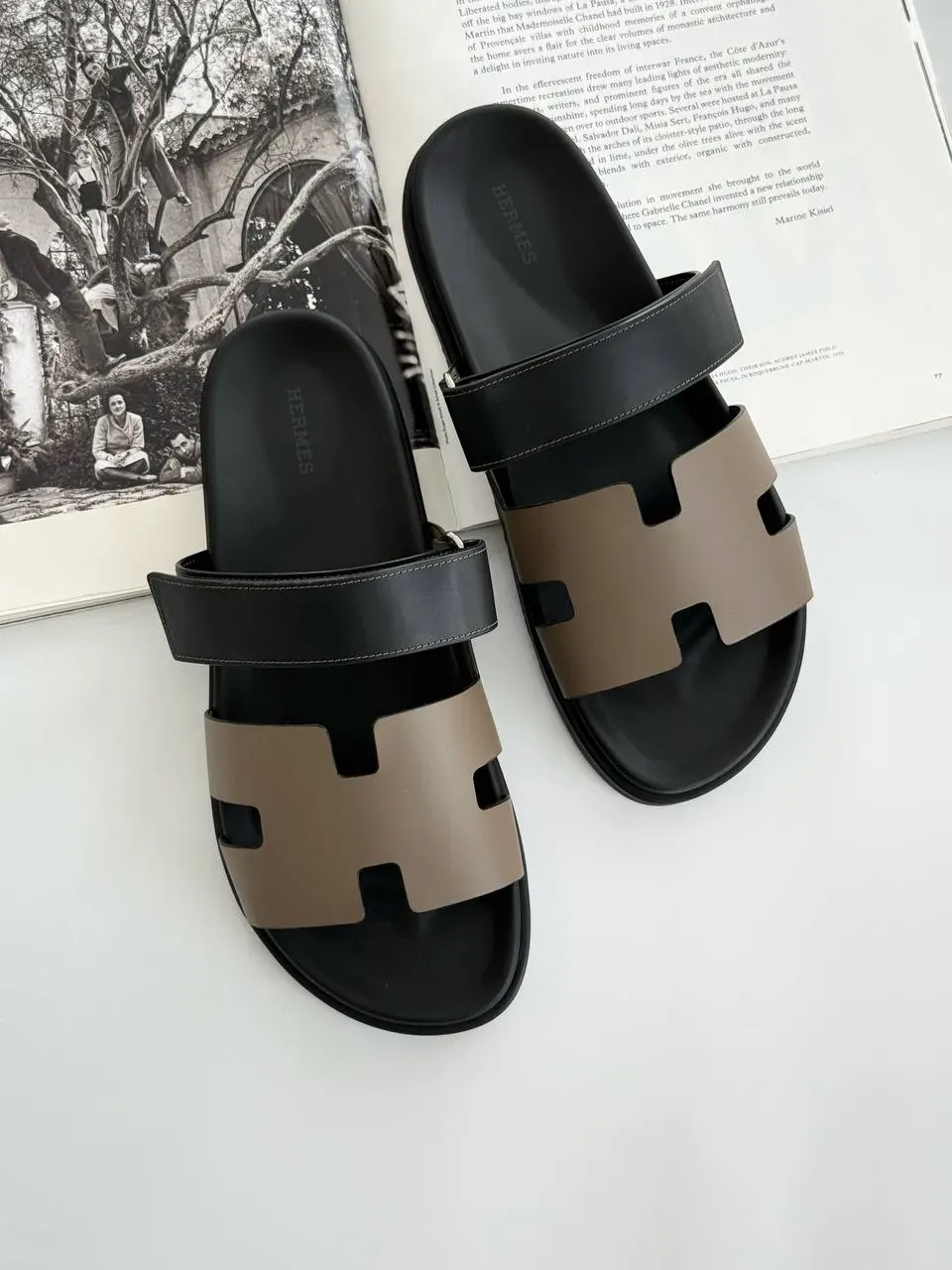Hermes Hermes Chypre Sandal Leather Etoupe / Noir Black