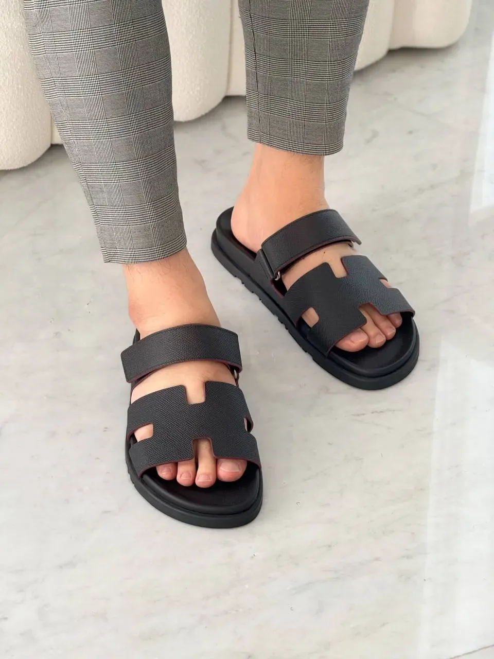 Hermes Hermes Chypre Sandal Epsom Tranche Noir Black / Rouge H