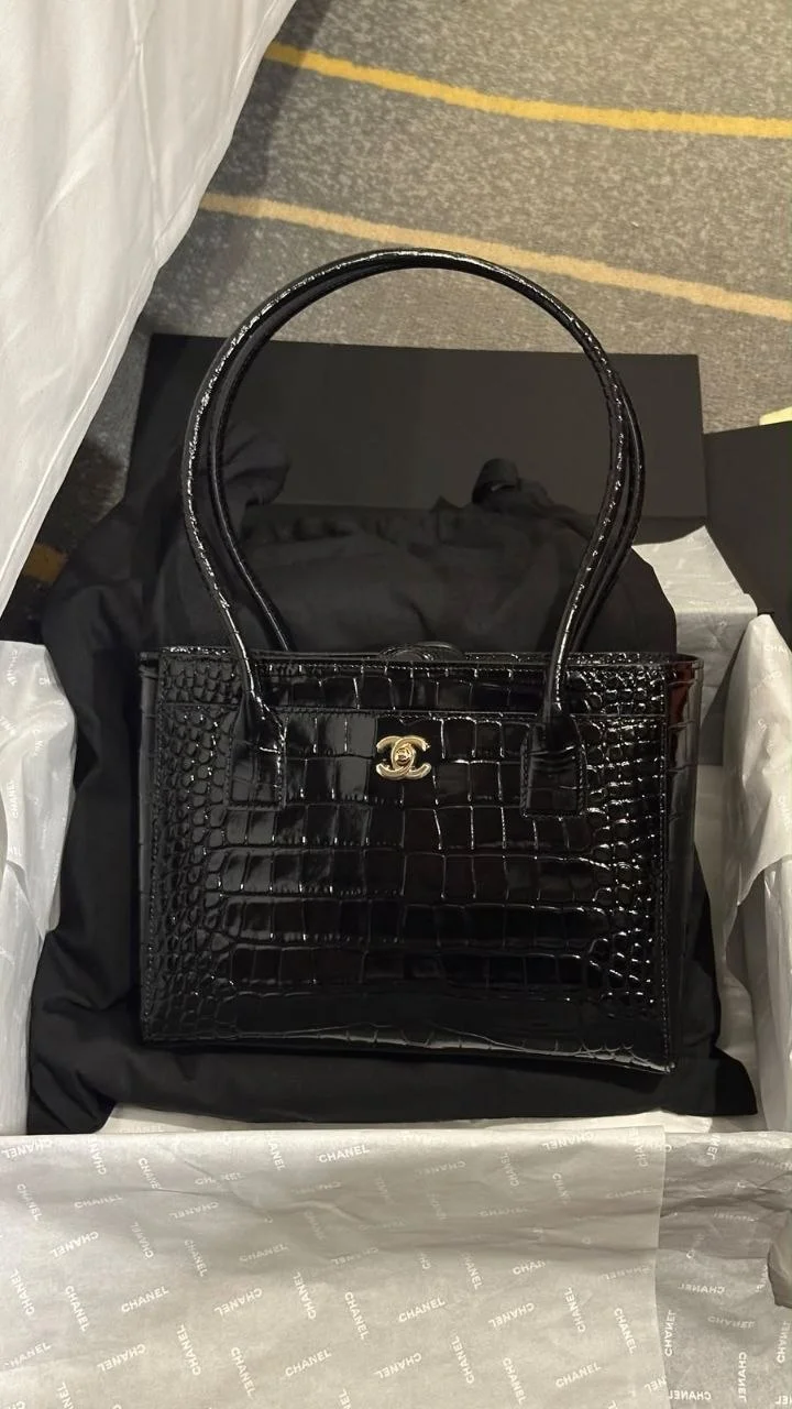 Chanel Tote Small Croco Black GHW - photo 7
