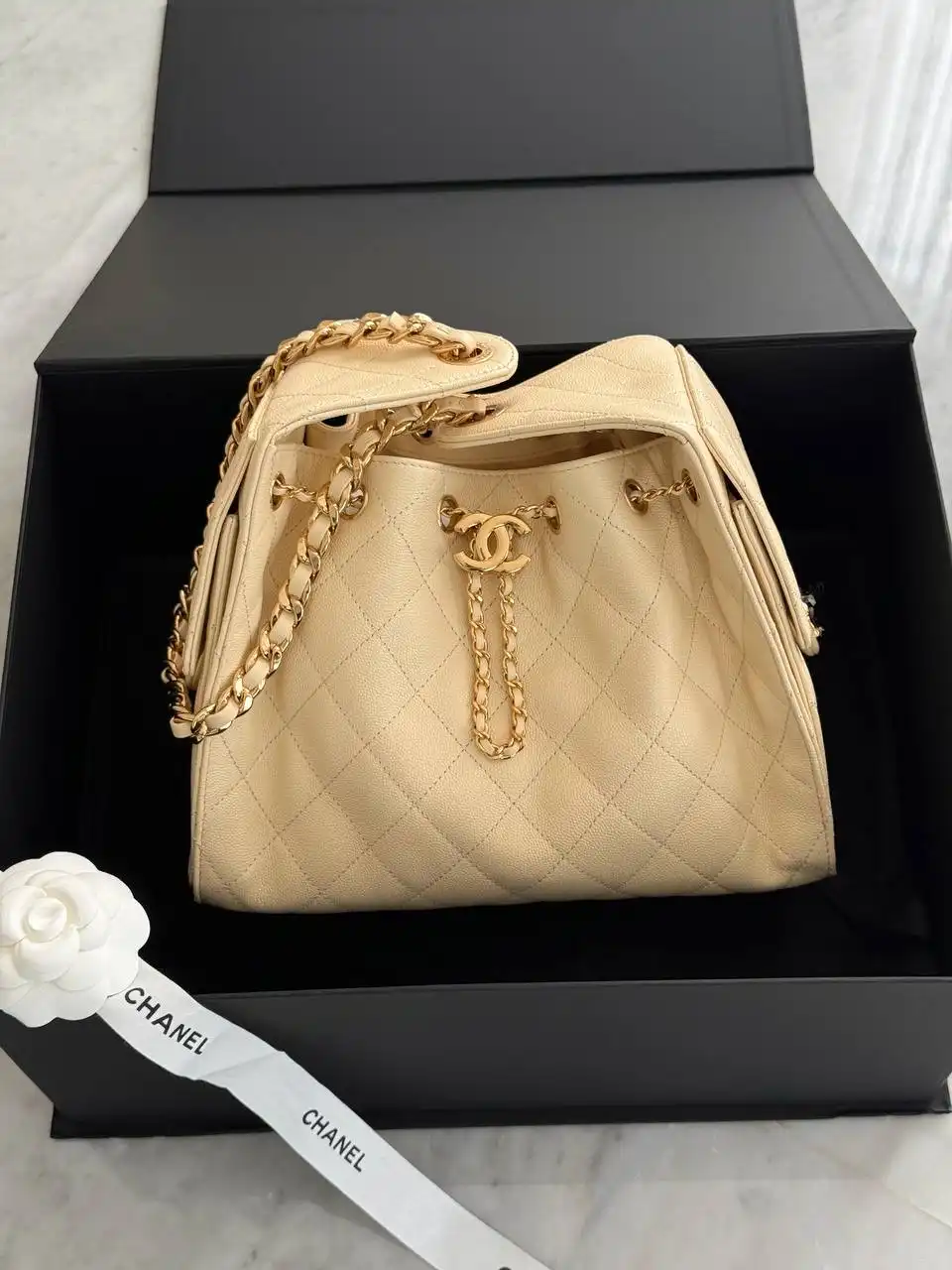 CHANEL Chanel 25 / C25 Small Beige Caviar GHW