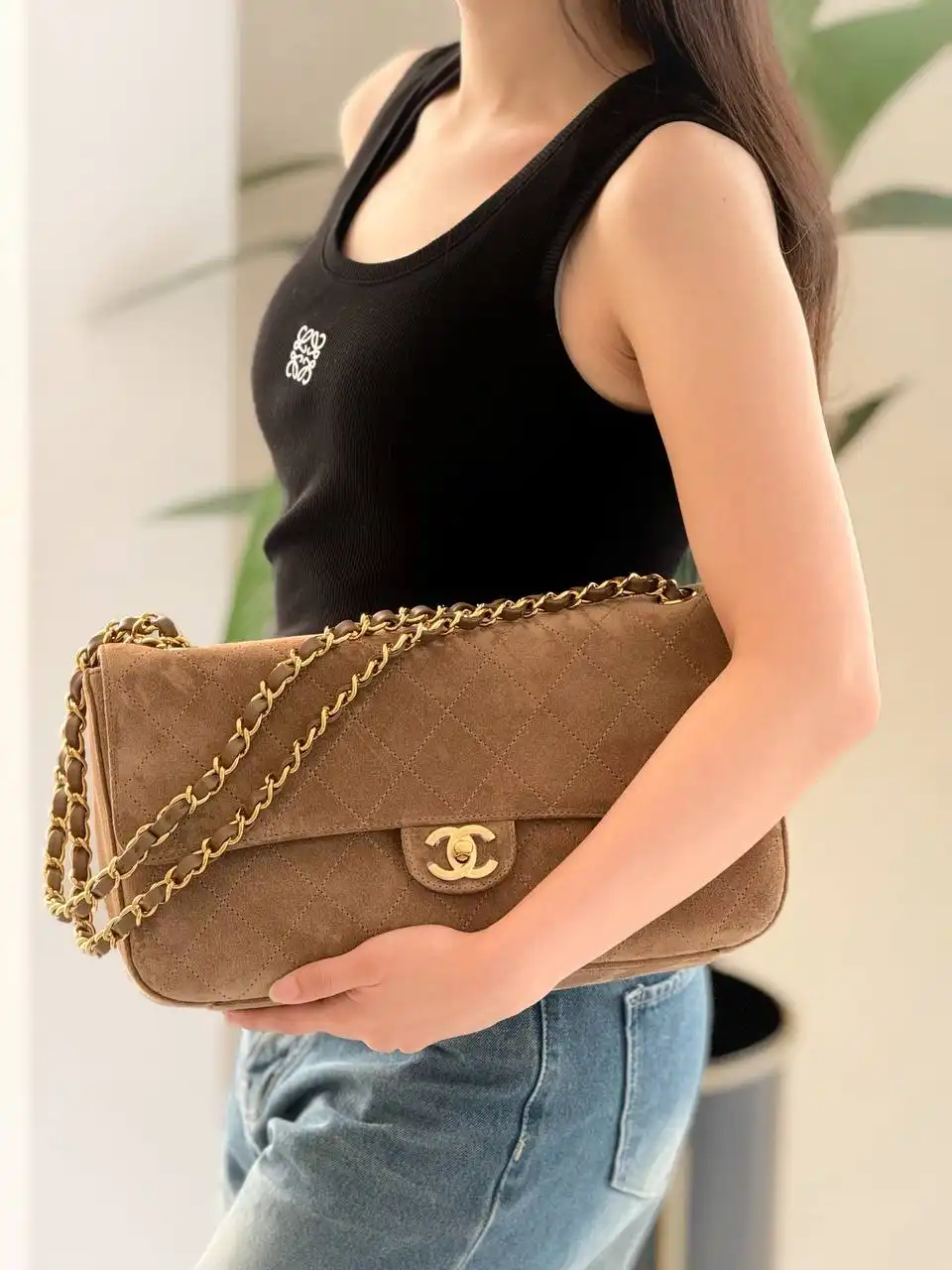 Chanel Maxi Flap XL 32cm Velvet Dark Beige GHW - photo 3