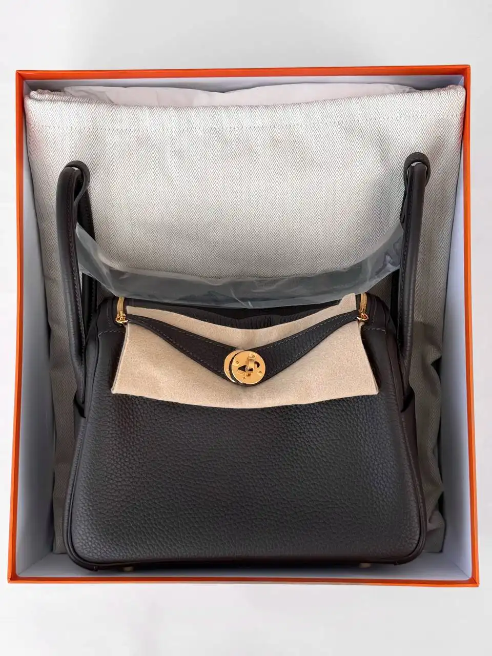 Hermes Hermes Lindy 26 / L26 Clemence Bai Brun GHW