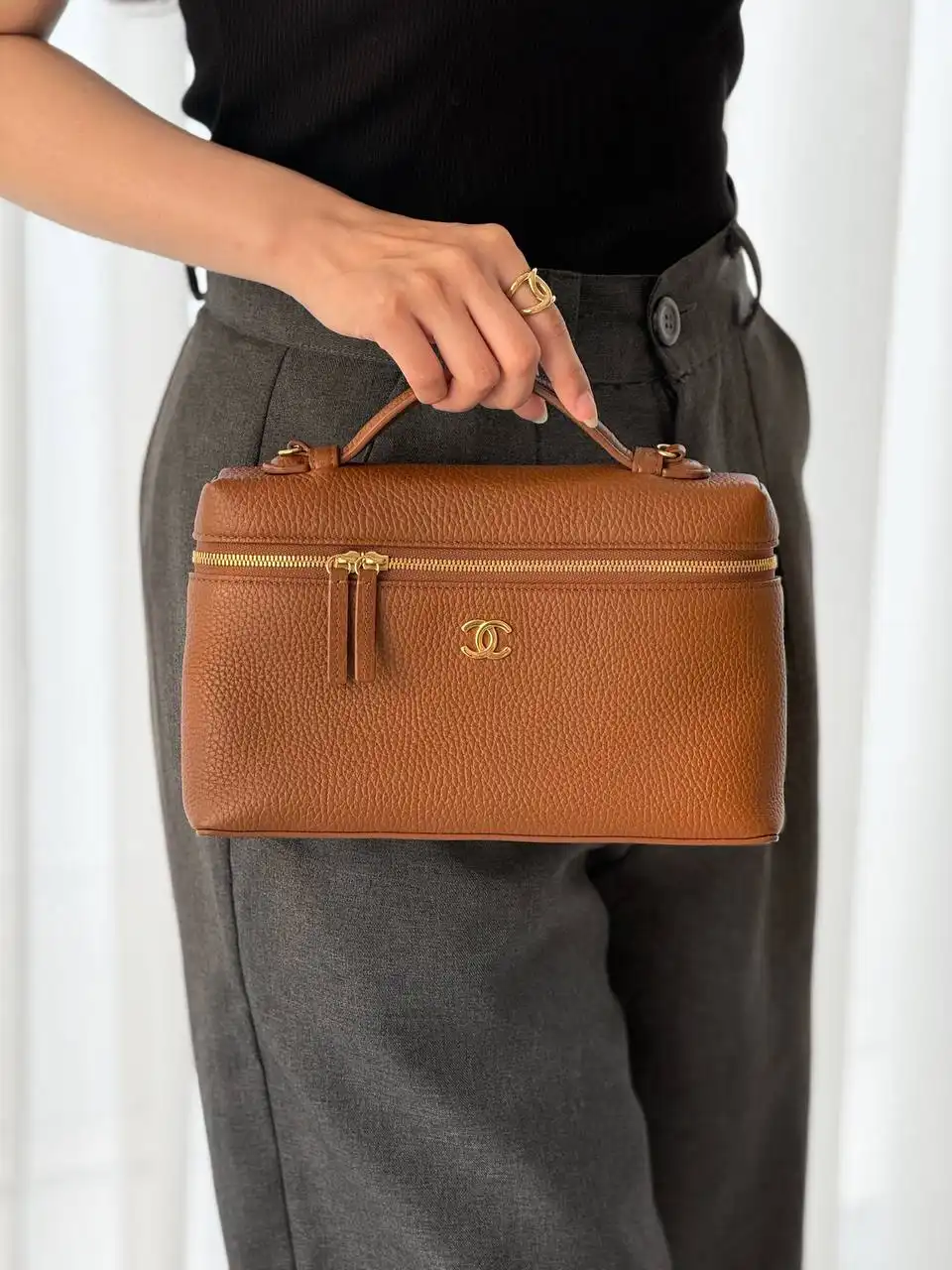 CHANEL Chanel Vanity Classic Medium 23cm Grained Leather Caramel GHW