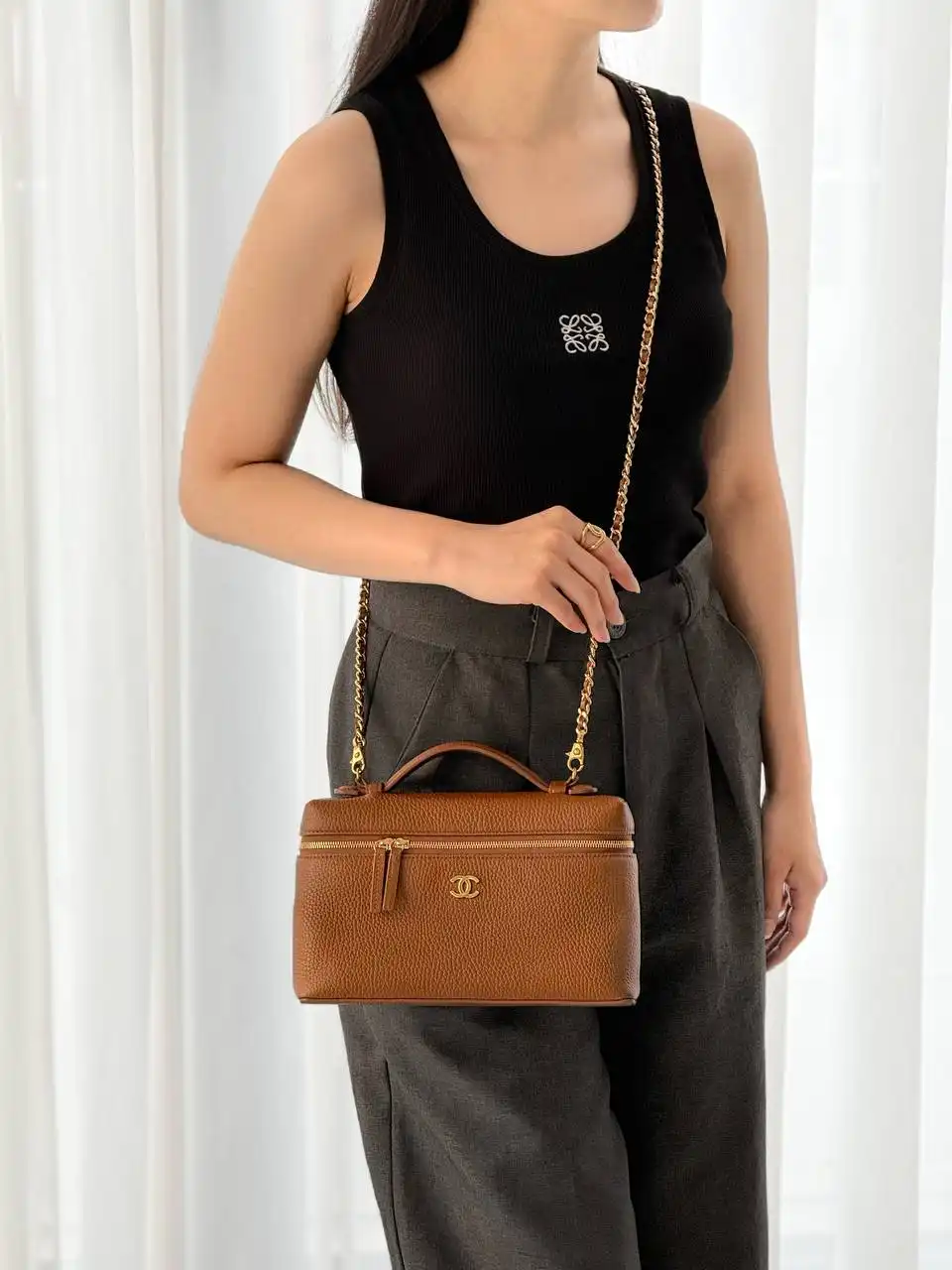 Chanel Vanity Classic Medium 23cm Grained Leather Caramel GHW - photo 3