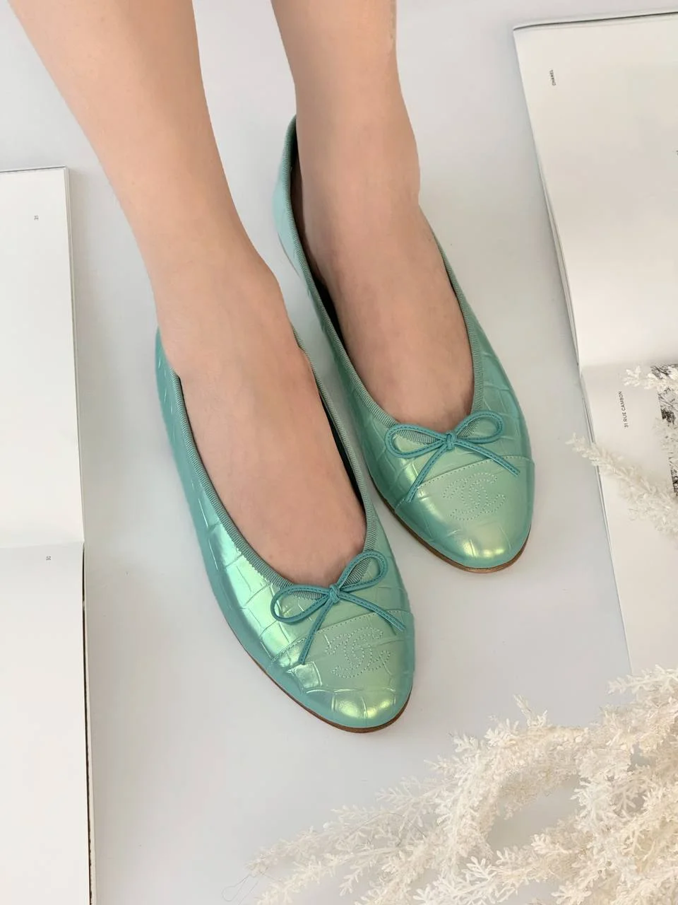 Chanel Ballerine Green Croco Patent Iridescent - photo 3