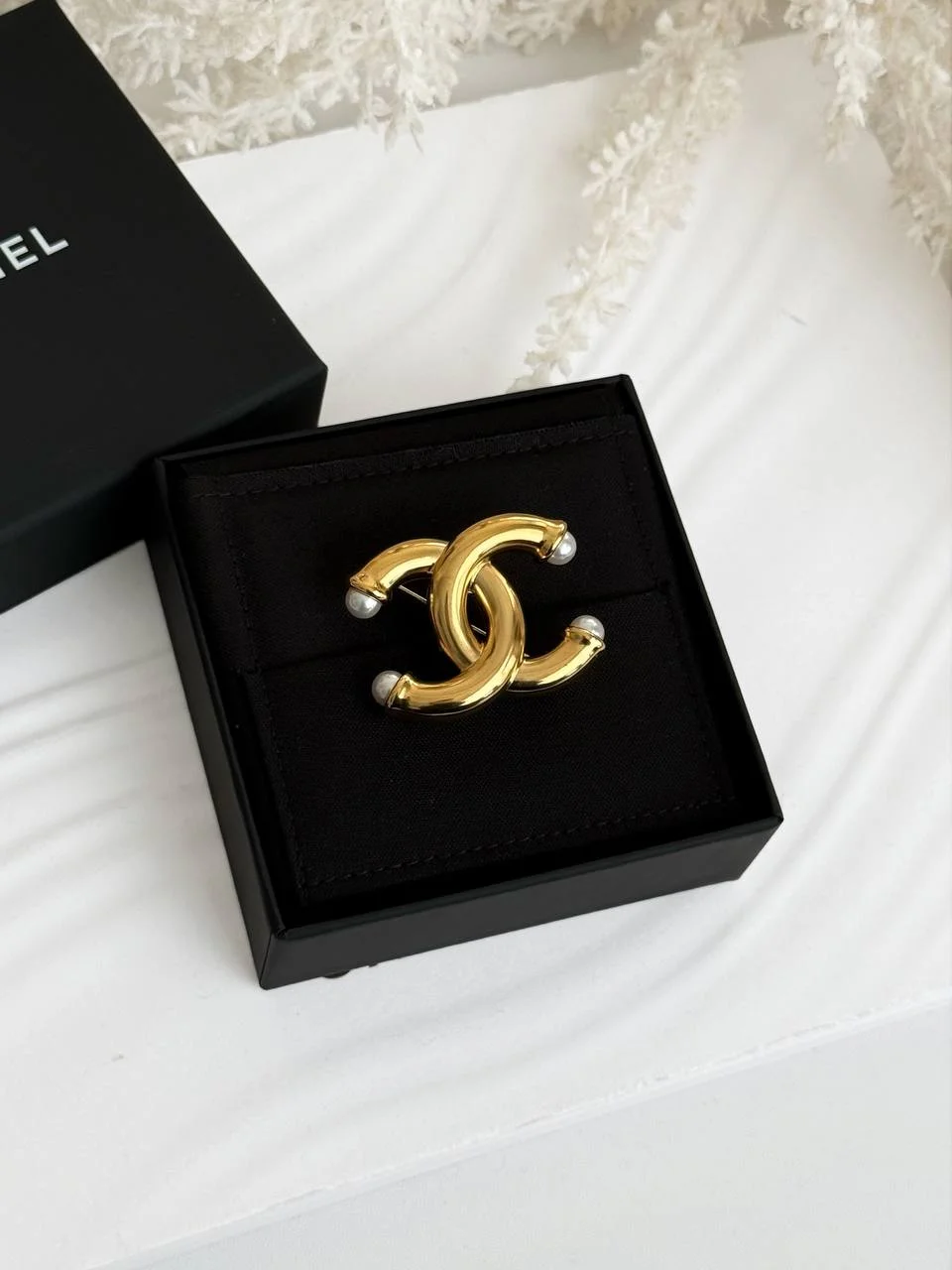 CHANEL Chanel Brooch Interlocking CC Pearl Tip Gold
