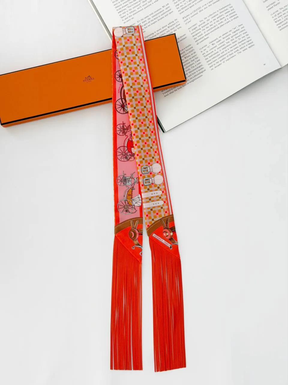 Hermes Hermes Les Voitures Nouvelles Leather Fringes Twilly Abricot / Vermillon / Vieux Rose
