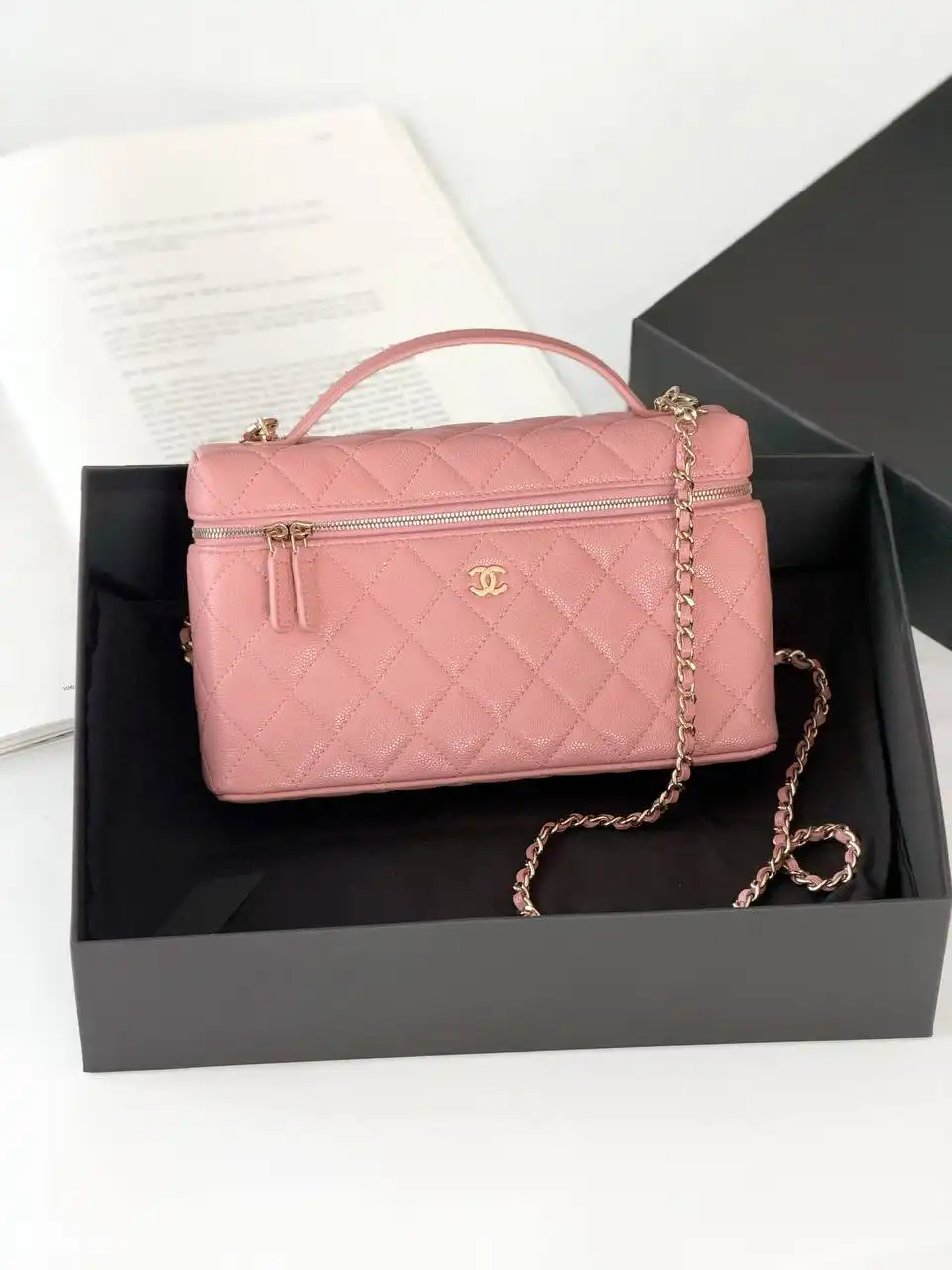 CHANEL Chanel Vanity Classic Medium 23cm Caviar Pink GHW