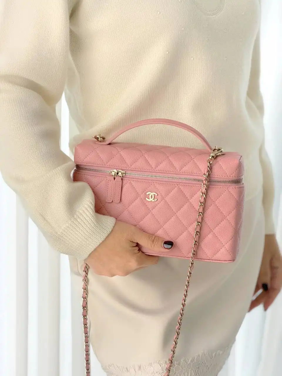 Chanel Vanity Classic Medium 23cm Caviar Pink GHW - photo 4