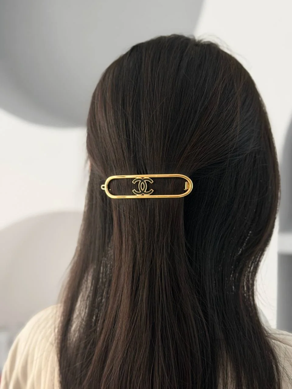 Chanel CC Hair Clip in Gold - photo 3