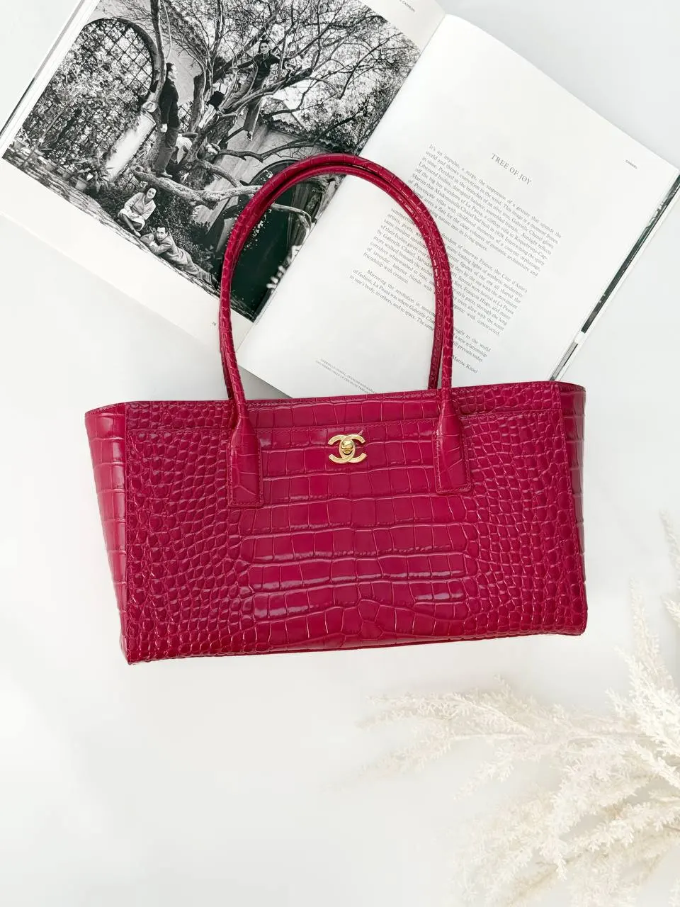 CHANEL Chanel Executive Tote Regular Croco Pink GHW