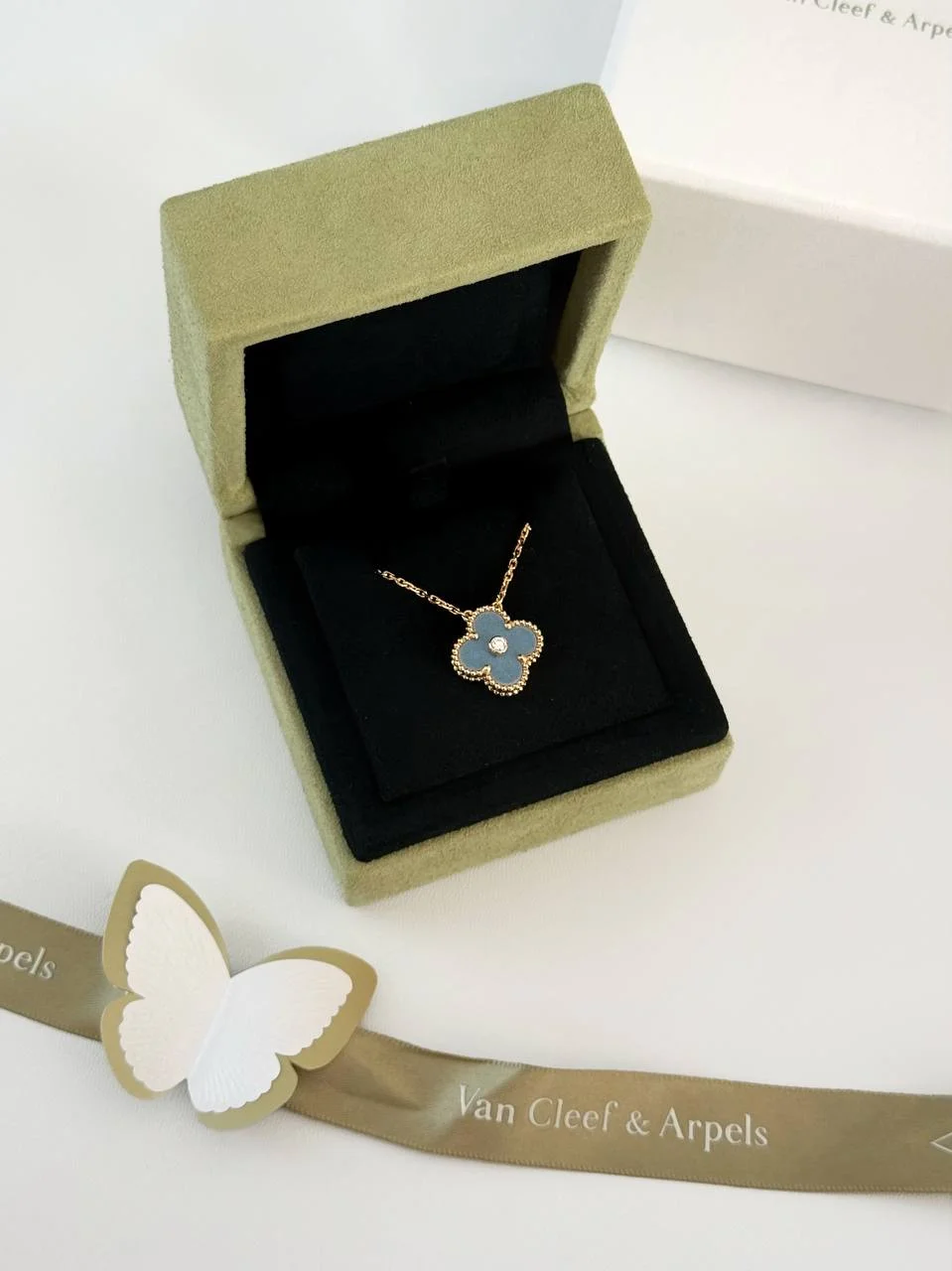 Van Cleef & Arpels Van Cleef & Arpels / VCA MOP Holiday Pendant Sevres Blue Grey Porcelain Yellow Gold