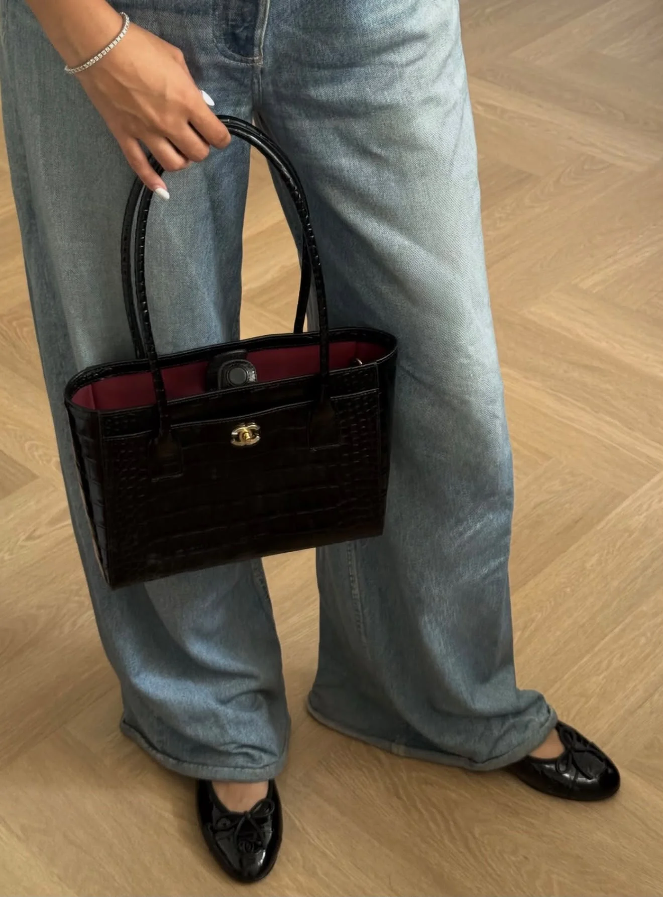 Chanel Tote Small Croco Black GHW - photo 13
