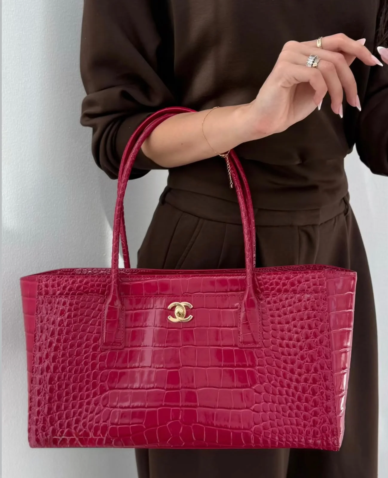 Chanel Executive Tote Regular Croco Pink GHW - photo 16