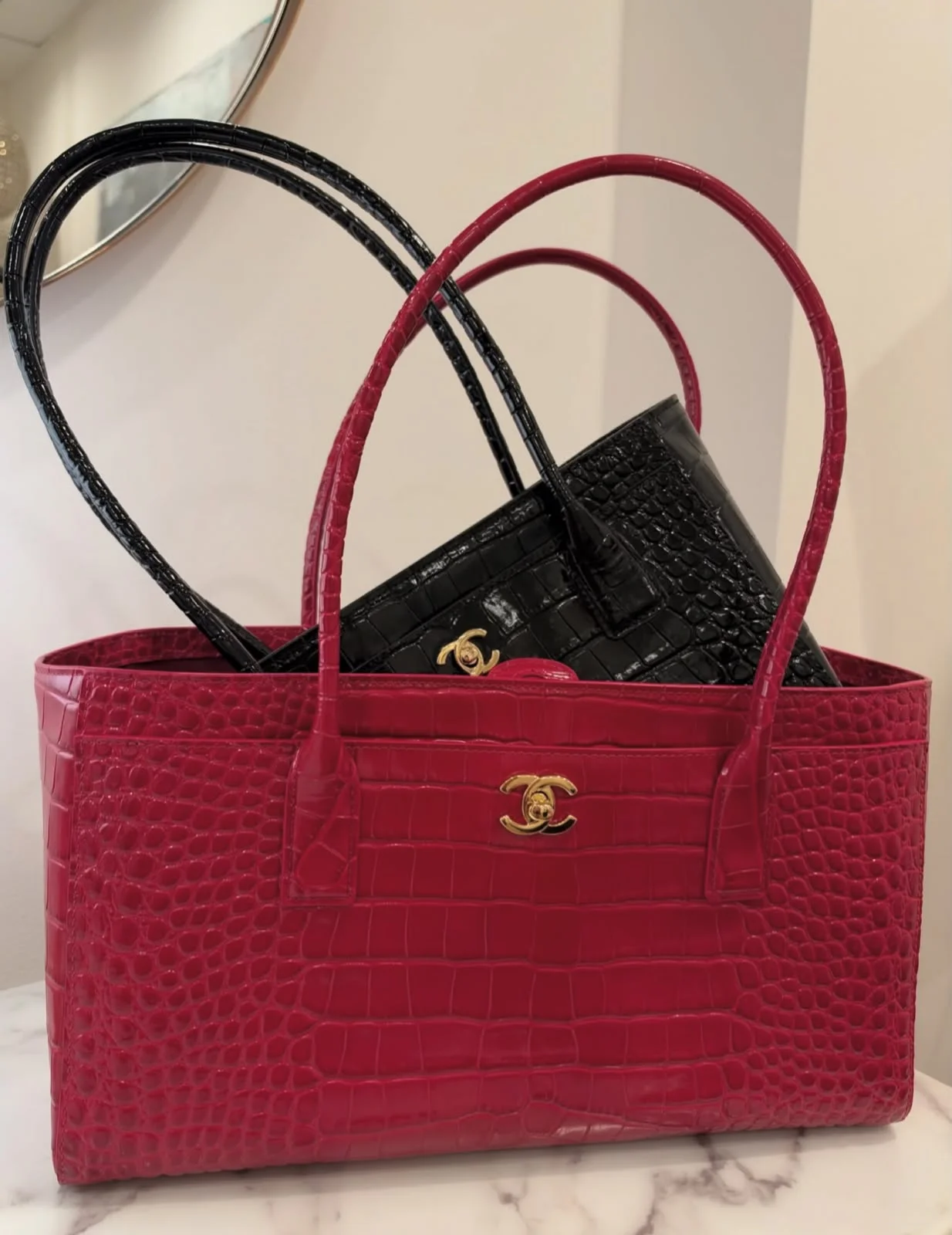 Chanel Tote Small Croco Black GHW - photo 16