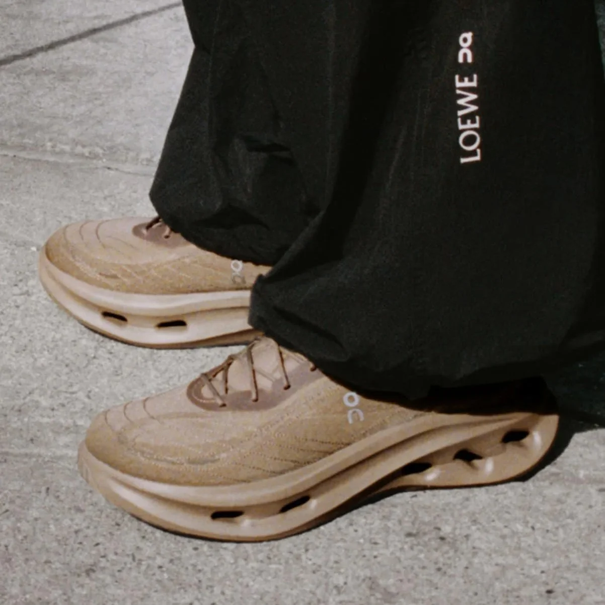 Loewe X ON Cloudtilt Cosmic Sneaker Women Dark Sand - photo 7