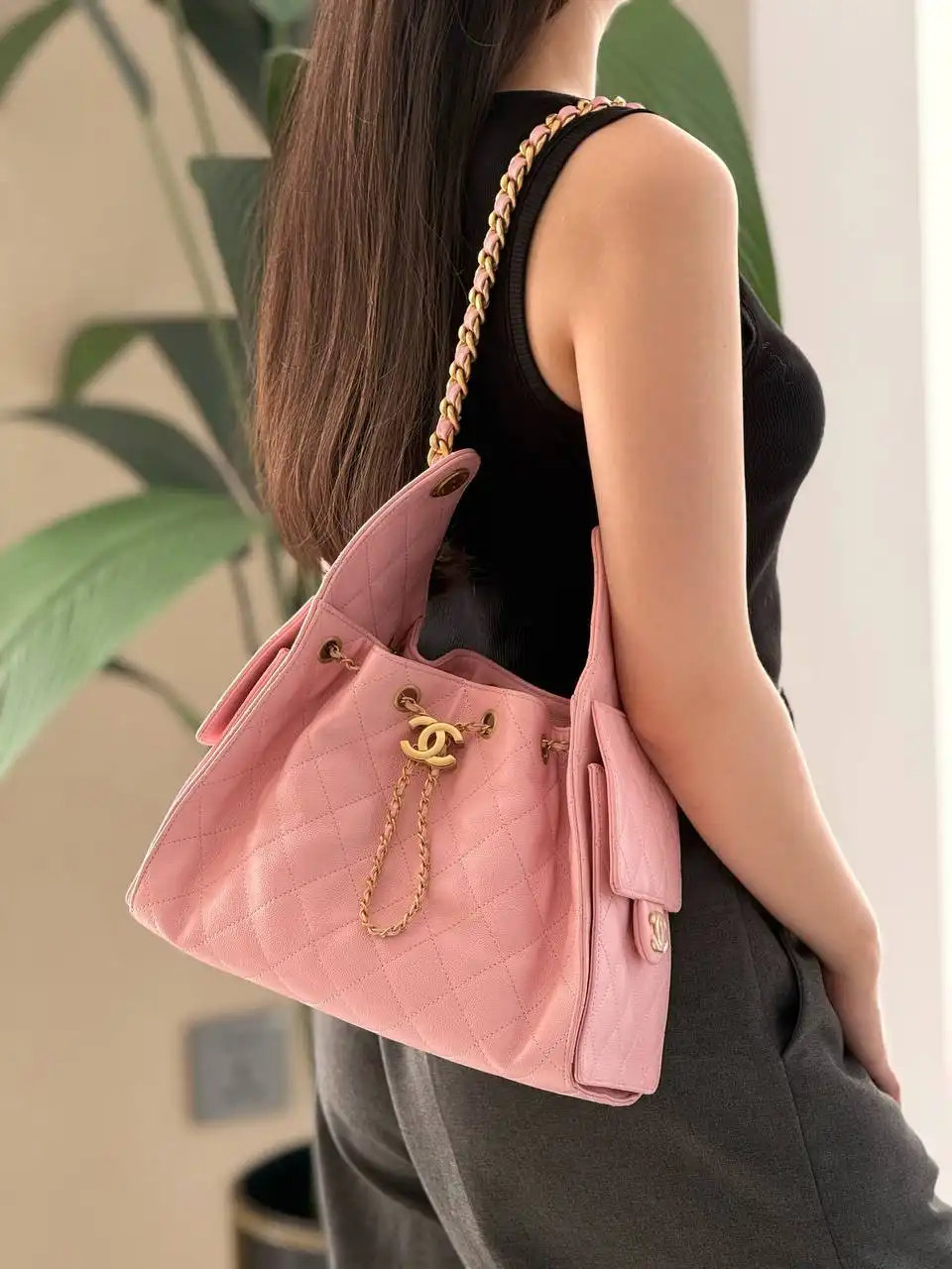 CHANEL Preloved Chanel 25 / C25 Small Caviar Pink GHW