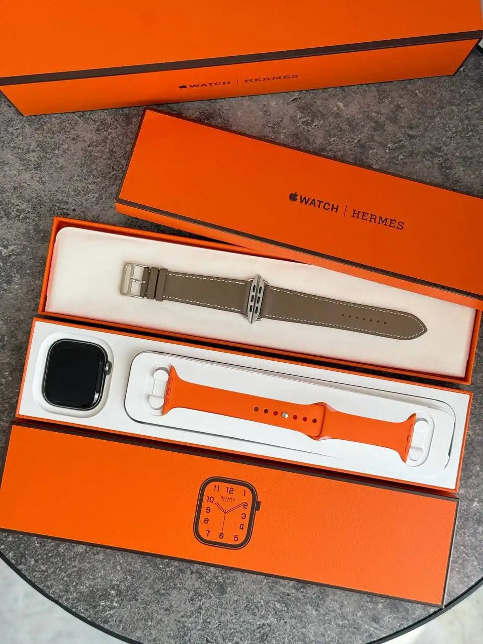 Hermes Apple Watch Series 12 46mm PHW - Leather - Etoupe