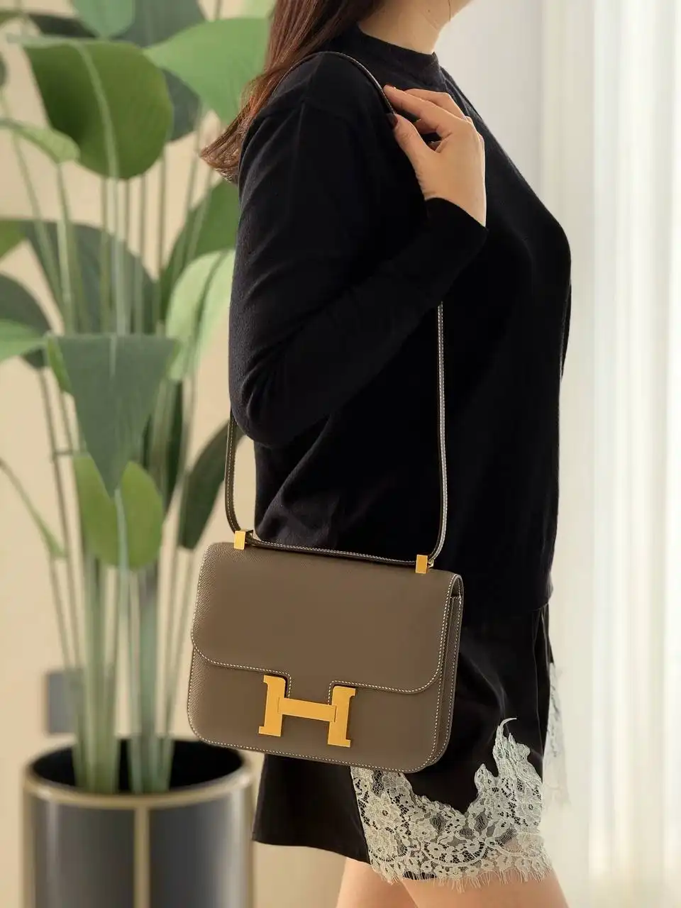 Hermes Hermes Constance 24 / C24 Epsom Etoupe GHW