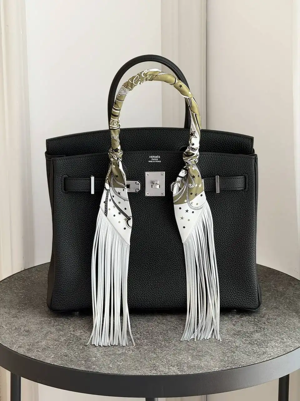 Hermes Hermes Bandana Leather Fringes Twilly Kaki / Blanc White / Noir Black