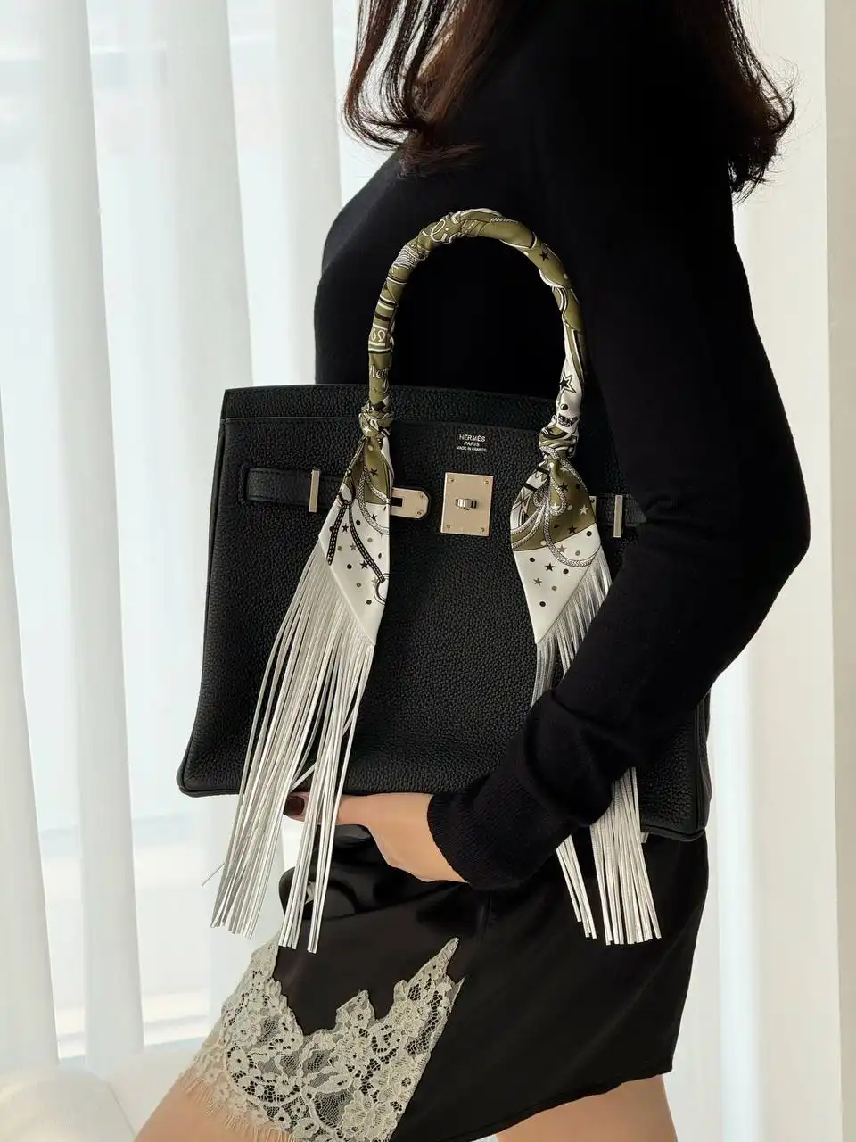 Hermes Bandana Leather Fringes Twilly Kaki / Blanc White / Noir Black - photo 4