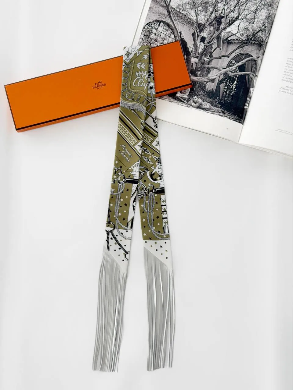 Hermes Hermes Bandana Leather Fringes Twilly Kaki / Blanc White / Noir Black