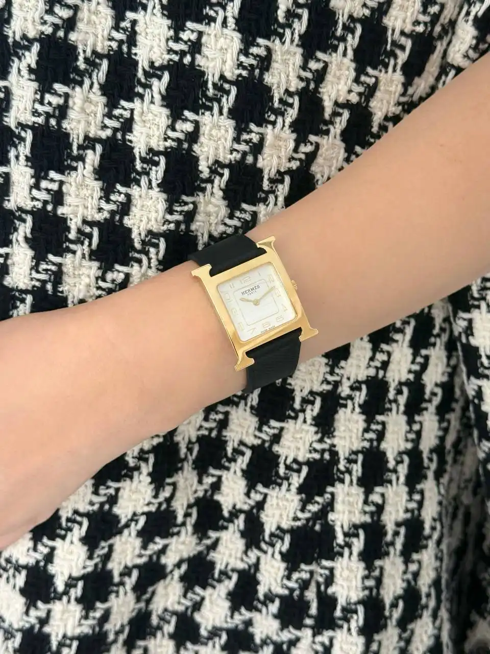 Hermes H Hour Black Epsom MM GHW New Golden dial - photo 3