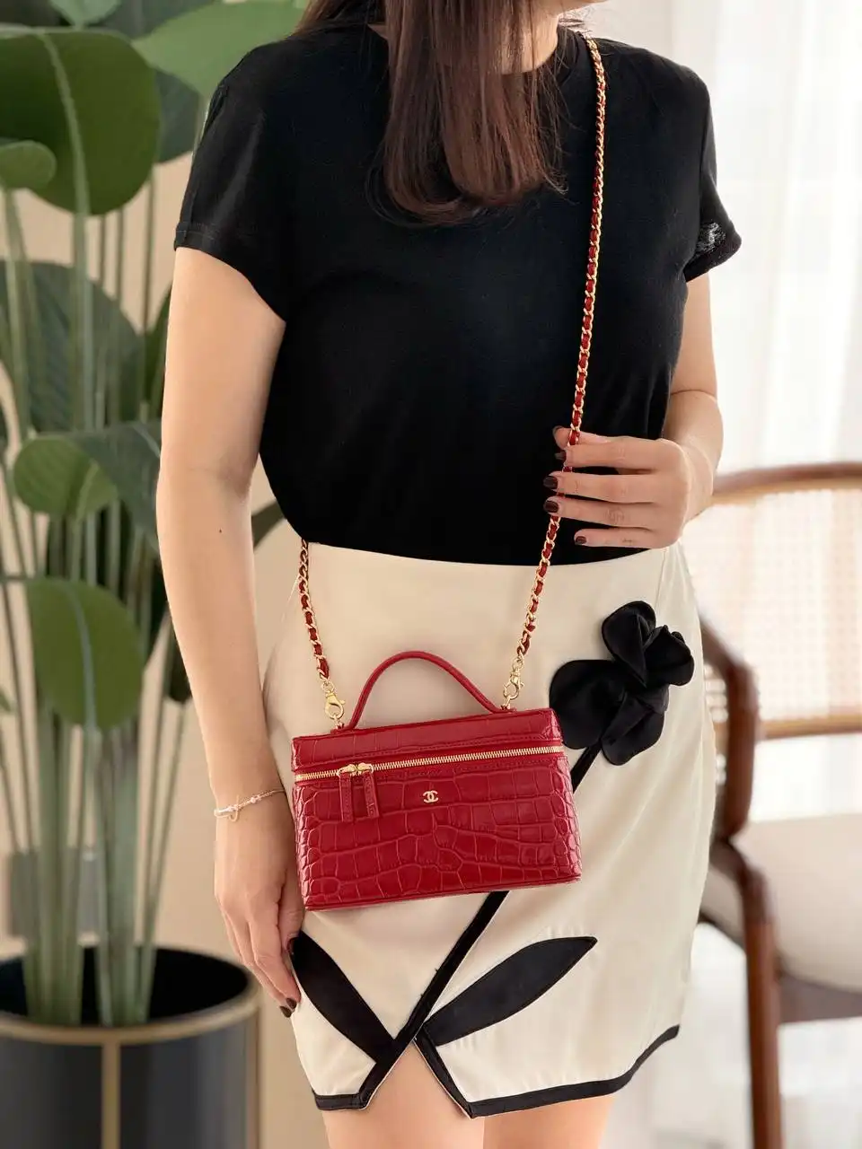 Chanel Vanity Slim Top Handle Croco Embossed Red - photo 3