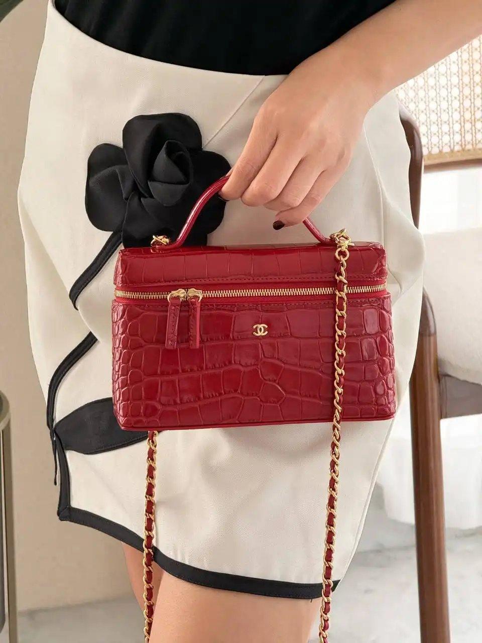 Chanel Vanity Slim Top Handle Croco Embossed Red - photo 4