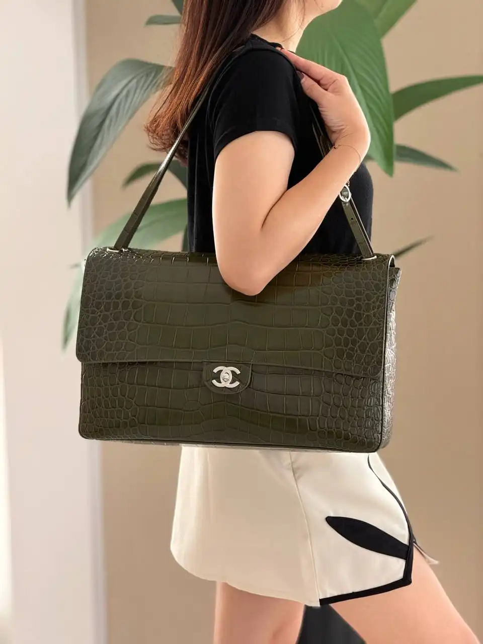 Chanel Maxi Flap XXL Croco Green SHW 38.5cm - photo 3
