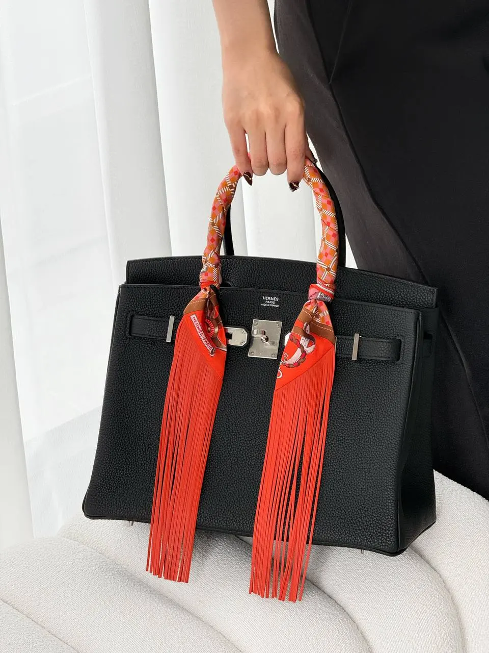 Hermes Hermes Les Voitures Nouvelles Leather Fringes Twilly Abricot / Vermillon / Vieux Rose